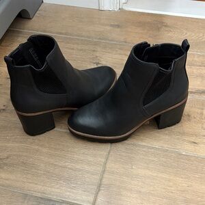 Naturalizer Black Ankle Booties